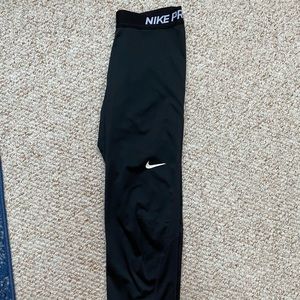 Nike pro cropped black leggings